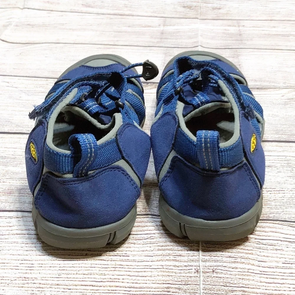 Kids Blue and Grey Outdoor Sandals Size 5